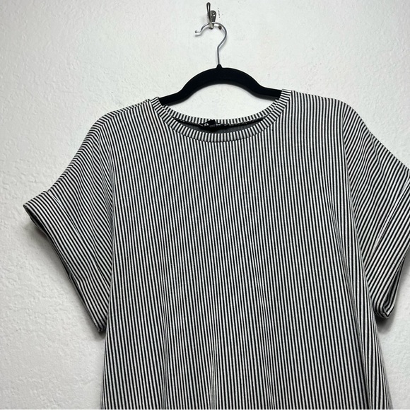 Express Striped Tie Front Short Sleeve Top - Picture 3 of 7